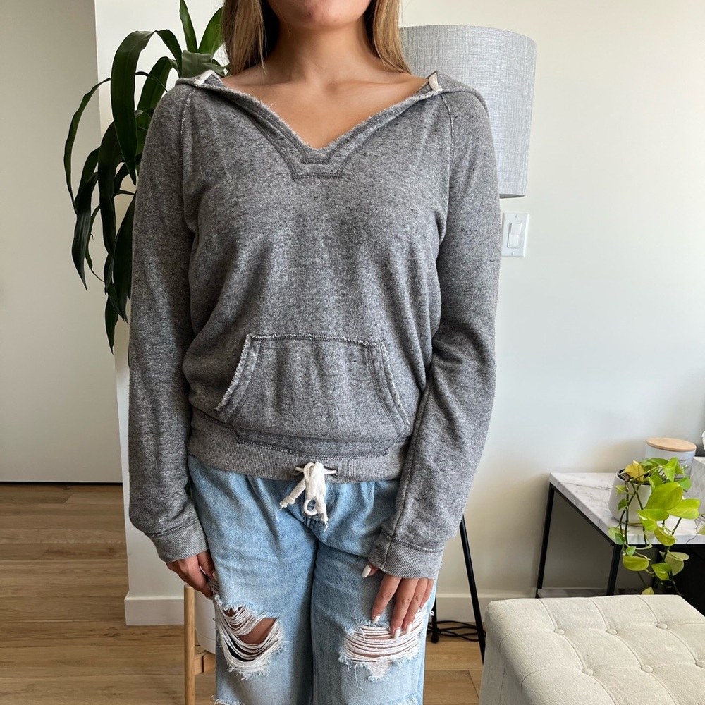 American Eagle: Women’s Gray Hoodie